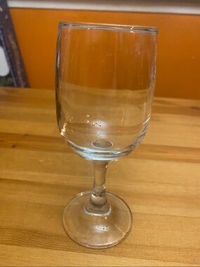 Clear Stemmed Wine Glass - Classic Home Dining Glassware